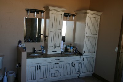 Master bath vanitys.JPG